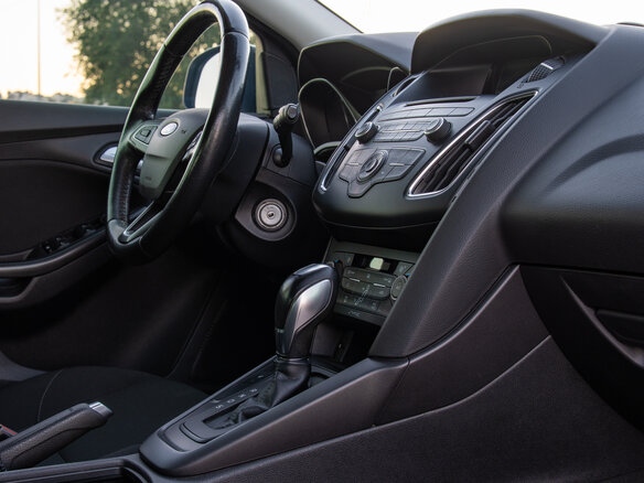 2017 Ford Focus III Рестайлинг, белый, 1400000 рублей - вид 10