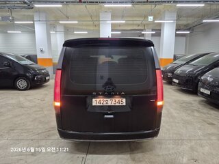 2025 Hyundai Staria I, чёрный, 4150177 рублей, вид 3