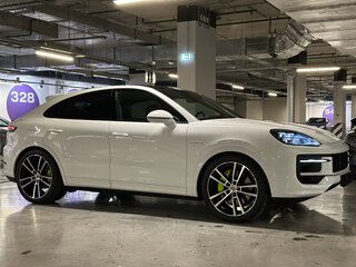 2023 Porsche Cayenne E-Hybrid Coupé III Рестайлинг, белый, 15900000 рублей, вид 5