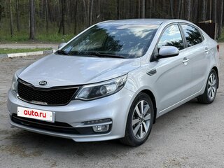 2016 Kia Rio III Рестайлинг, серебристый, 1160000 рублей, вид 1