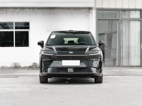 2026 Toyota bZ3X 58.3 kWh, чёрный, 2680000 рублей, вид 2