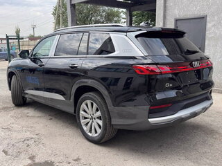 2026 Audi Q6 40 TFSI, чёрный, 7550000 рублей, вид 2