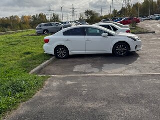 2012 Toyota Avensis III Рестайлинг, белый, 950000 рублей, вид 3