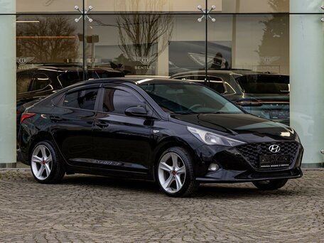 2021 Hyundai Solaris II Рестайлинг, чёрный, 1395000 рублей, вид 3