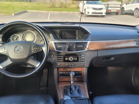 2011 Mercedes-Benz E-Класс 250 5G-Tronic IV (W212, S212, C207), чёрный, 1360000 рублей - вид 7