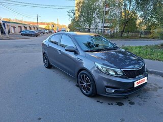 2015 Kia Rio III Рестайлинг, серый, 825000 рублей, вид 2