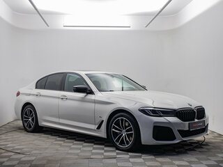 2021 BMW 5 серии 520d xDrive VII (G30/G31/G38) Рестайлинг, белый, 4370000 рублей, вид 3