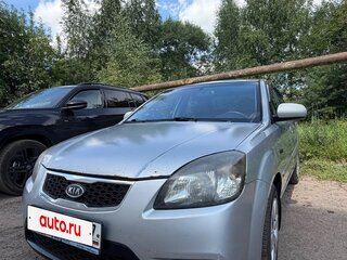 2009 Kia Rio II Рестайлинг, серебристый, 420000 рублей, вид 3