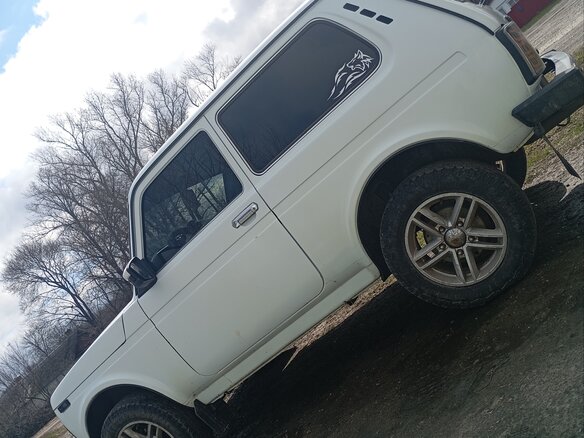 2014 Lada (ВАЗ) 2121 (4x4) I Рестайлинг, белый, 500000 рублей - вид 5