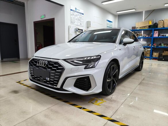 2023 Audi A3 Sportback 35 TFSI IV (8Y), белый, 2236666 рублей