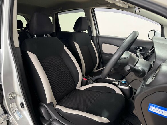 2020 Nissan Note e-Power II Рестайлинг, серебристый, 1300000 рублей - вид 11