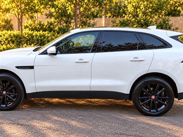 2016 Jaguar F-Pace I, белый, 2390000 рублей - вид 6
