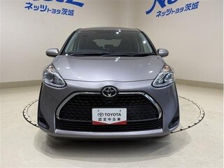 2022 Toyota Sienta II Рестайлинг, серебристый, 1000000 рублей, вид 2