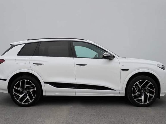 2025 Audi Q6L e-tron, белый, 6200000 рублей - вид 2
