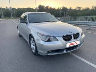 2004 BMW 5 серии 525i V (E60/E61), серебристый, 740000 рублей, вид 2