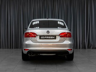 2013 Volkswagen Jetta VI, серебристый, 889000 рублей, вид 4