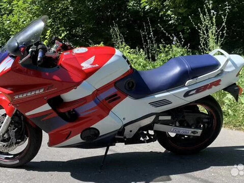 1989 Honda CBR 1000 RR/RA Fireblade, пурпурный, 220000 рублей