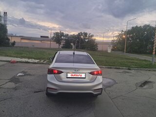 2018 Hyundai Solaris II, серебристый, 895000 рублей, вид 5
