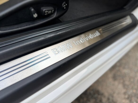 2008 BMW 6 серии 650i II (E63/E64) Рестайлинг, белый, 1990000 рублей - вид 12