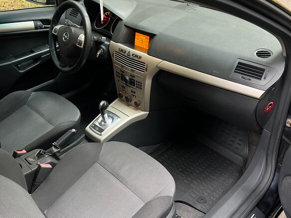 2008 Opel Astra GTC H Рестайлинг, чёрный, 329000 рублей - вид 6