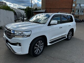 2016 Toyota Land Cruiser 200 Series Рестайлинг 2, белый, 8000000 рублей, вид 1