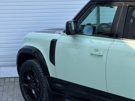 2021 Land Rover Defender 110 II, зелёный, 5800000 рублей, вид 4