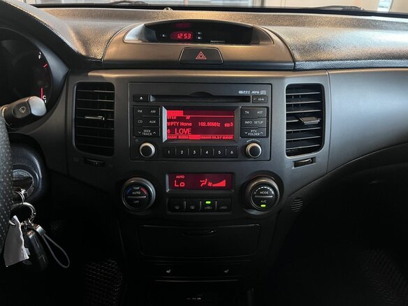 2010 Kia Magentis 5-speed II Рестайлинг, чёрный, 514000 рублей - вид 12