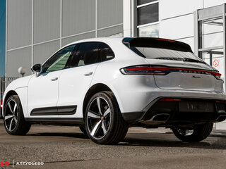 2025 Porsche Macan I Рестайлинг 2, белый, 9990000 рублей, вид 3