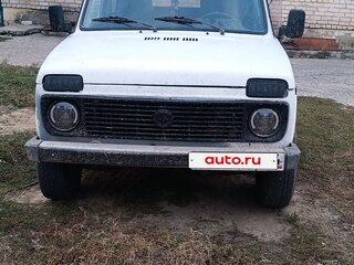 2001 Lada (ВАЗ) 2121 (4x4) I Рестайлинг, белый, 260000 рублей, вид 1