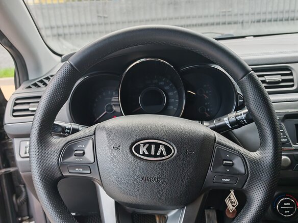 2012 Kia Rio 4-speed III, серый, 800000 рублей - вид 14