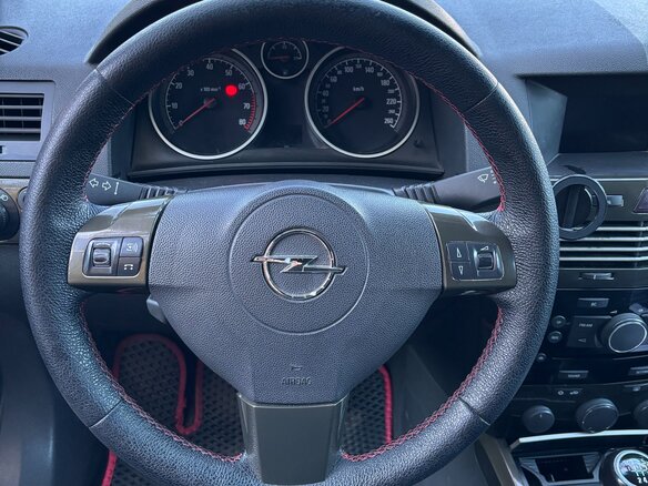 2007 Opel Astra GTC H Рестайлинг, чёрный, 450000 рублей - вид 10