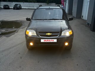 2010 Chevrolet Niva I Рестайлинг, чёрный, 380000 рублей, вид 1