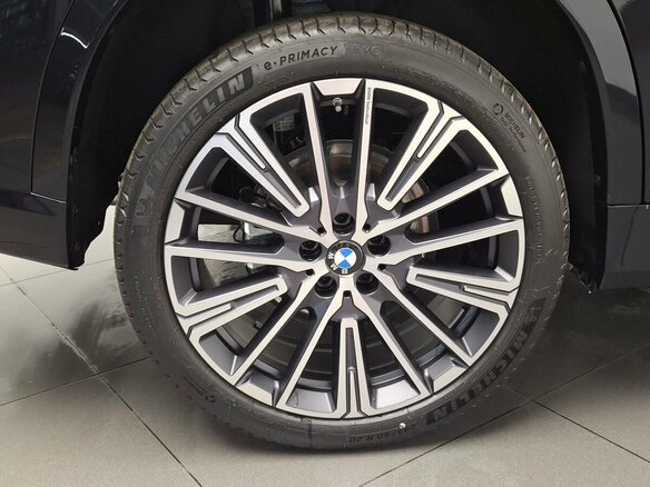 2026 BMW X1 Long 25Li xDrive III (U11/U12), чёрный, 5940000 рублей - вид 3