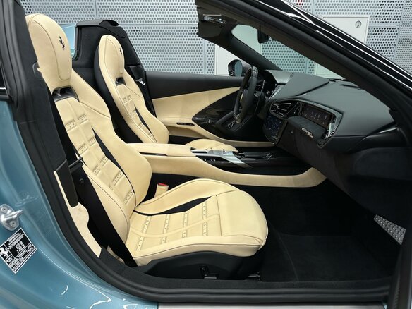 2026 Ferrari 12Cilindri Spider, зелёный, 71500000 рублей - вид 26
