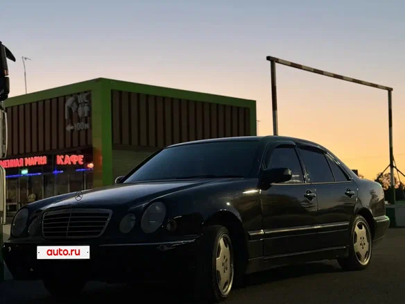 1999 Mercedes-Benz E-Класс 430 II (W210, S210), чёрный, 670000 рублей