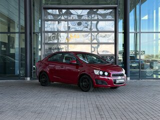 2013 Chevrolet Aveo II, красный, 449000 рублей, вид 1