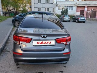 2015 Kia Rio III Рестайлинг, серый, 825000 рублей, вид 5