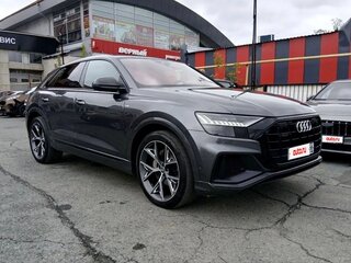 2019 Audi Q8 55 TFSI I (4M), серый, 6855000 рублей, вид 4