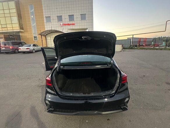 2023 Kia Forte III Рестайлинг, чёрный, 1600000 рублей - вид 12