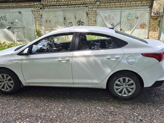 2021 Hyundai Solaris II Рестайлинг, белый, 1750000 рублей, вид 4