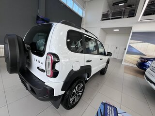2026 Lada (ВАЗ) Niva Travel I Рестайлинг, белый, 1717000 рублей, вид 2