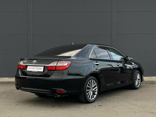 2017 Toyota Camry VII (XV50) Рестайлинг, чёрный, 2050000 рублей, вид 5