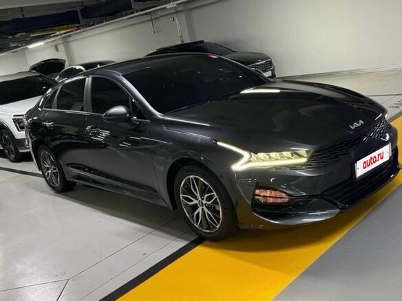 2021 Kia K5 III, серый, 2505000 рублей - вид 3