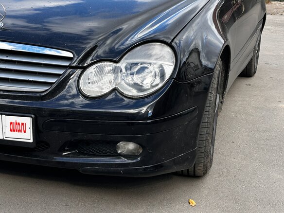 2001 Mercedes-Benz C-Класс 200 II (W203), чёрный, 530000 рублей - вид 1