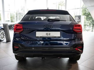 2026 Audi Q2 35 TFSI I Рестайлинг, синий, 4270000 рублей, вид 4