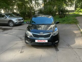 2015 Kia Rio III Рестайлинг, чёрный, 540000 рублей, вид 2