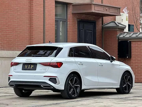2023 Audi A3 Sportback 35 TFSI IV (8Y), белый, 1795000 рублей, вид 4