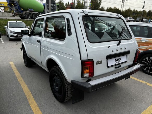 2026 Lada (ВАЗ) Niva Legend I, белый - вид 3