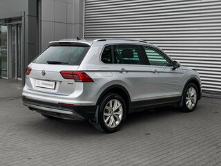 2018 Volkswagen Tiguan II, серебристый, 2970000 рублей, вид 4