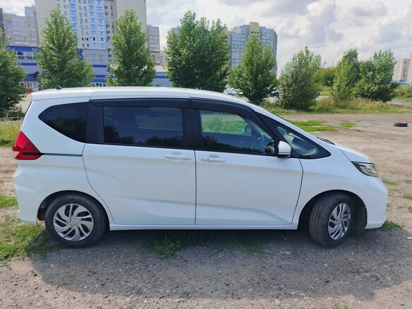 2018 Honda Freed II, белый - вид 2